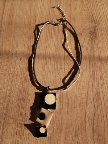 Collier fantaisie noir et blanc