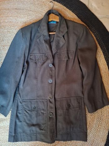 Veste saharienne contenant du lin