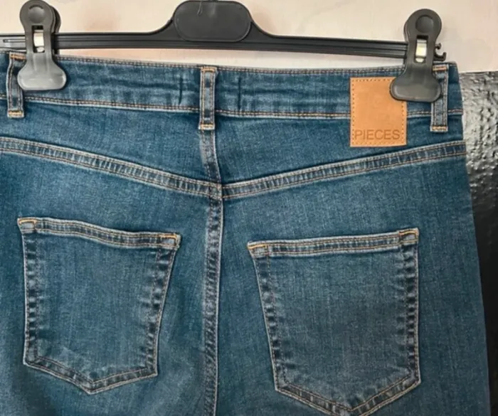 Pièces jeans bleu brut neuf avec étiquette taille M - photo numéro 5