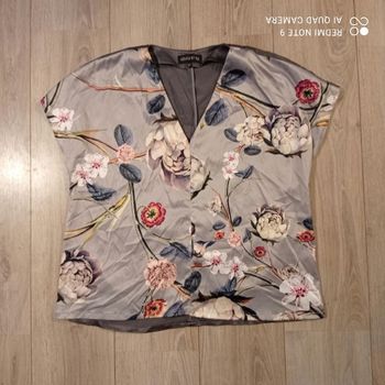 Top kaki à fleurs t36