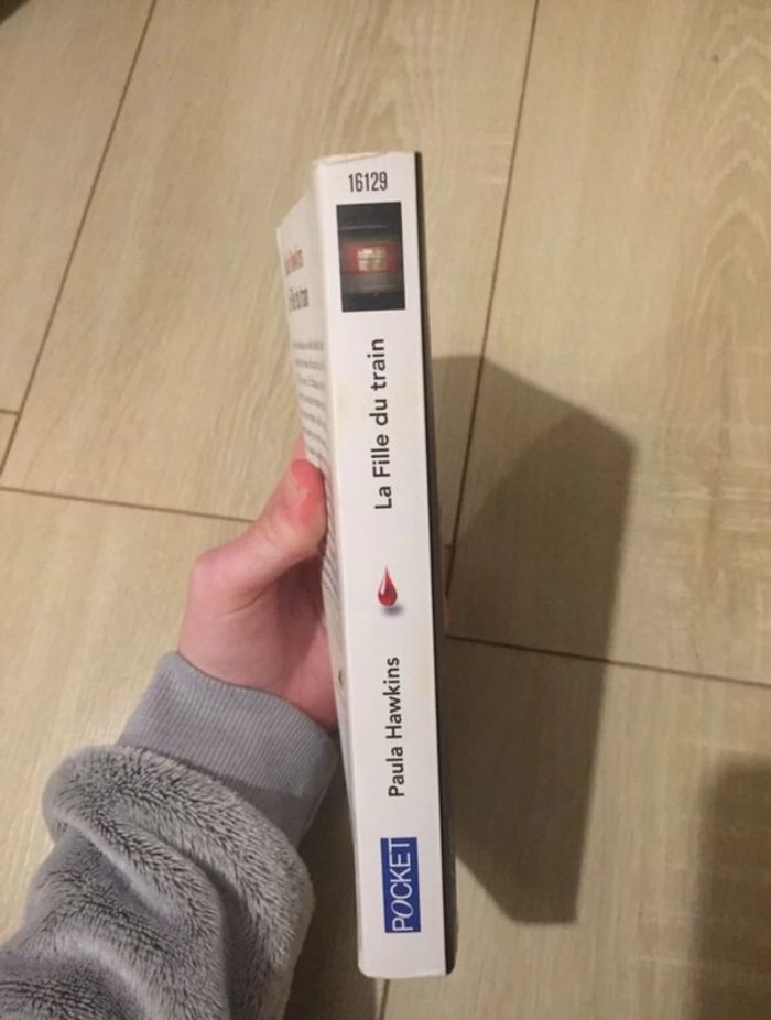 Livre 📚 "La Fille du train" Pocket 4euros - photo numéro 6