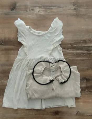 Lot fille robe et pull H&m crème