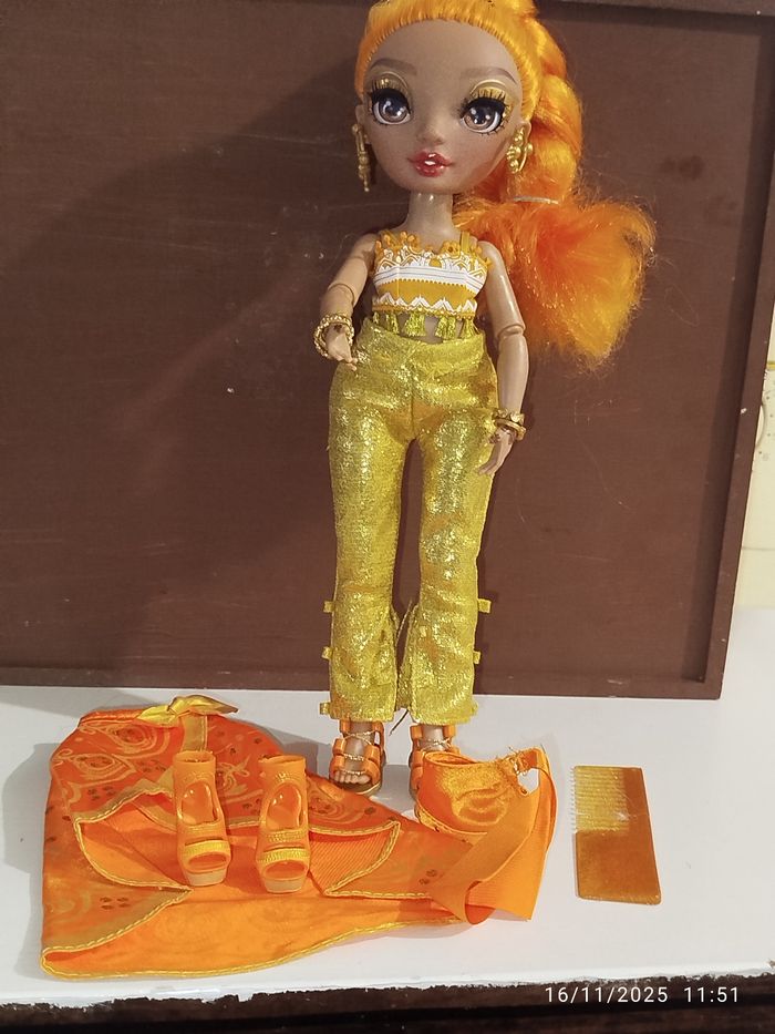 Poupée rainbow high - photo numéro 4