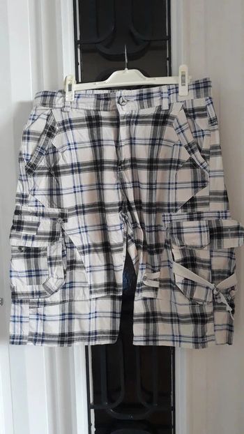 Pantacourt homme taille 40/L très bon état