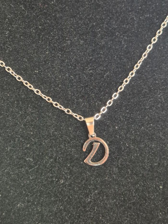 Jolie collier avec initiale D en acier - photo numéro 2
