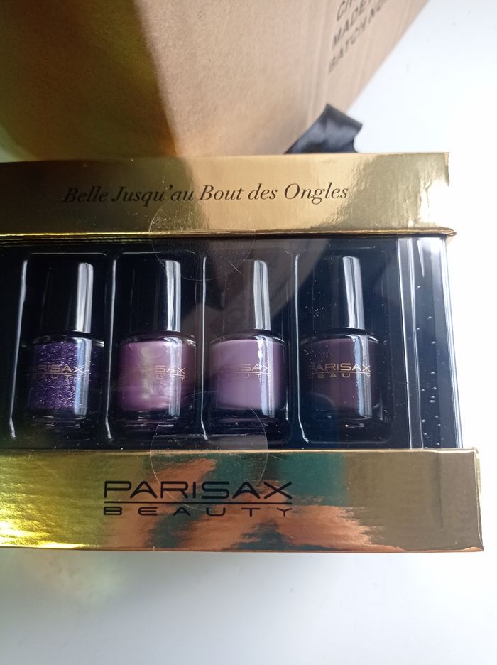 Coffret vernis pour les ongles et ces accessoires - photo numéro 3