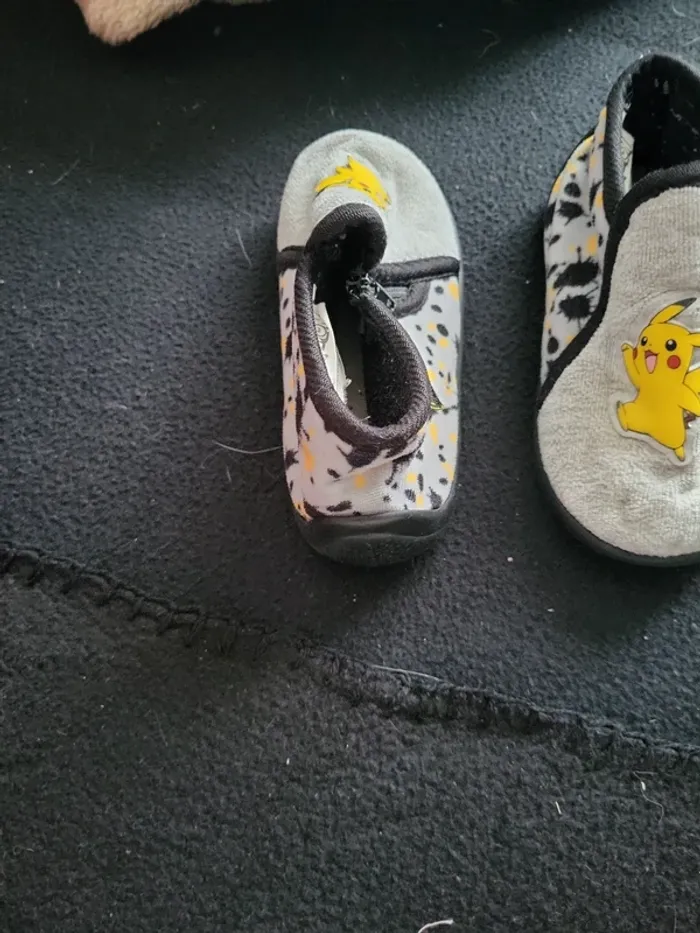 Chaussons Pokemon taille 24 - photo numéro 3