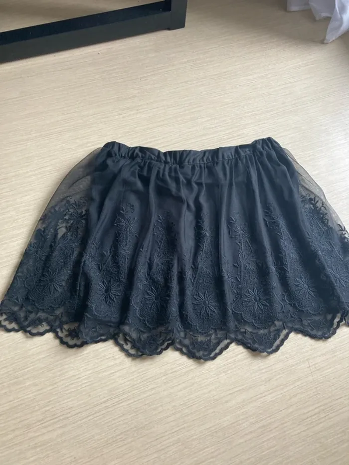 Jupe en tulle brodée H&M
