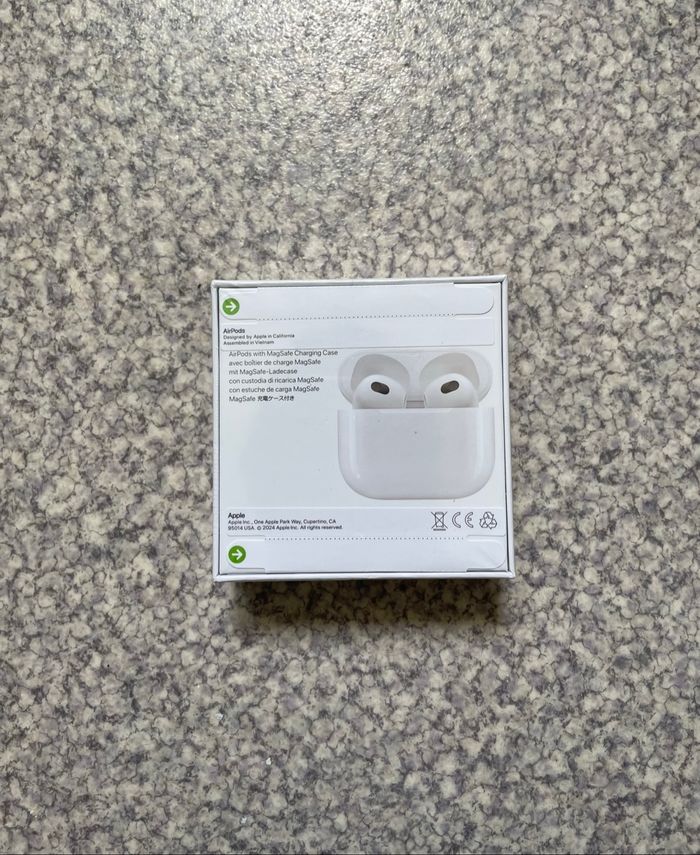 Écouteurs Air Pods Apple 3ème Gen - photo numéro 2