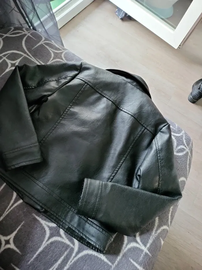 Bombers simili 6/7 ans - photo numéro 2