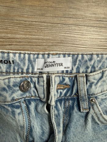 Jean MOM taille 32 Jennyfer