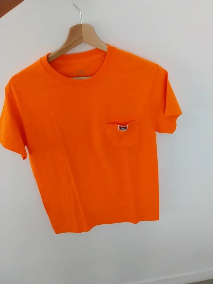 Tee shirt orange