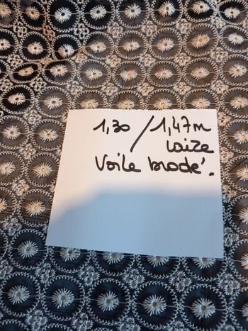 coupon de voile brodé
