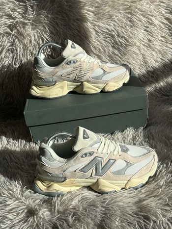 Basket New balance 9060 beige et grise taille 39 neuf femme