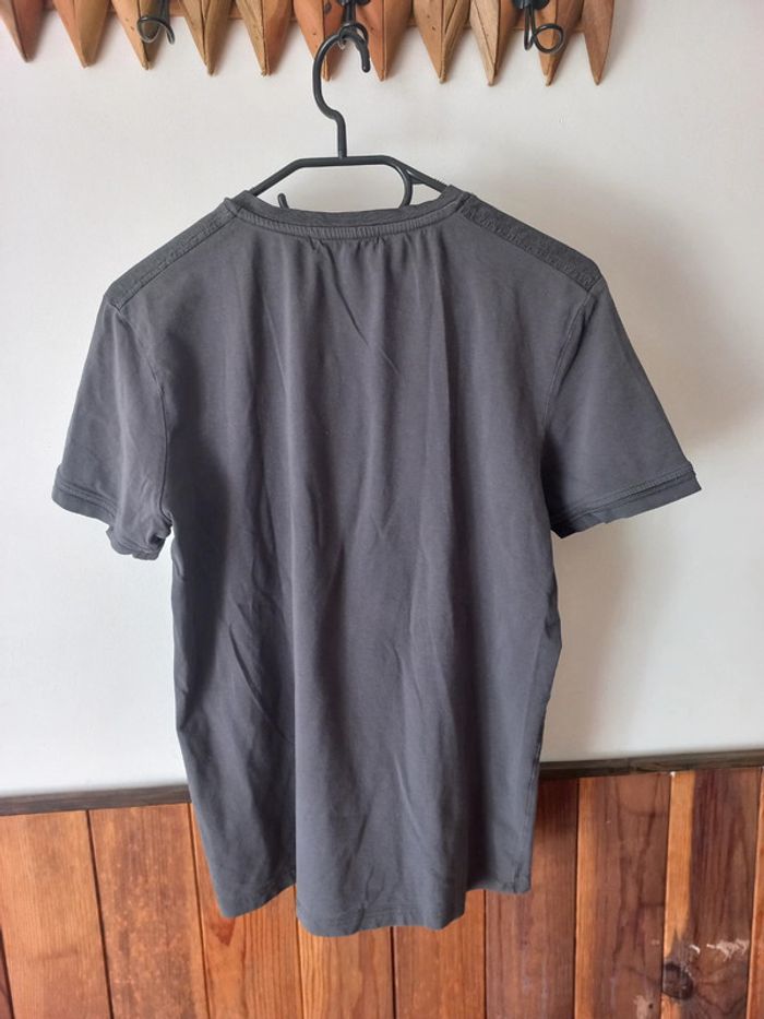 Tee-shirt avec boutons - photo numéro 2
