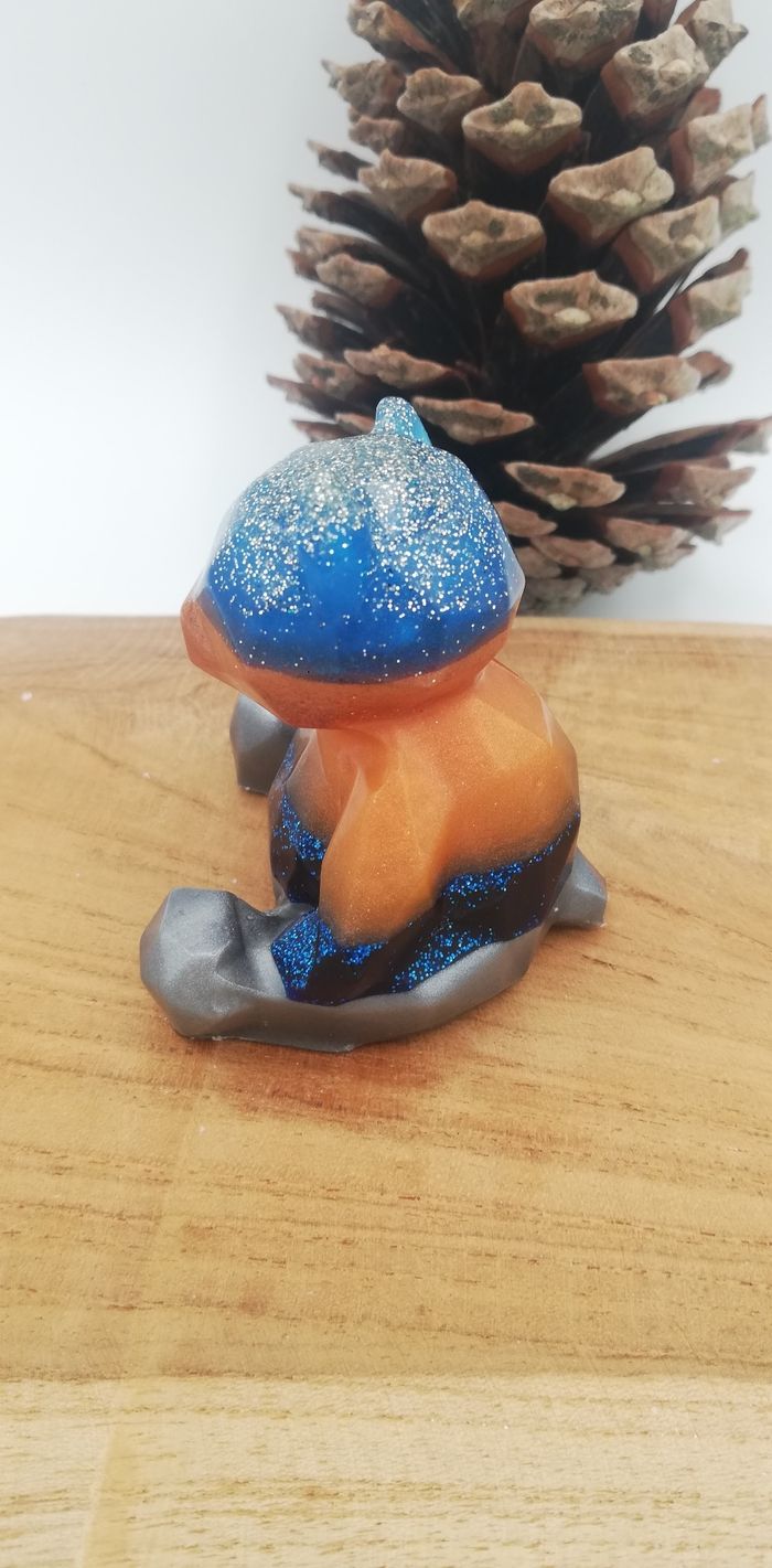 Ourson assis en résine - photo numéro 2