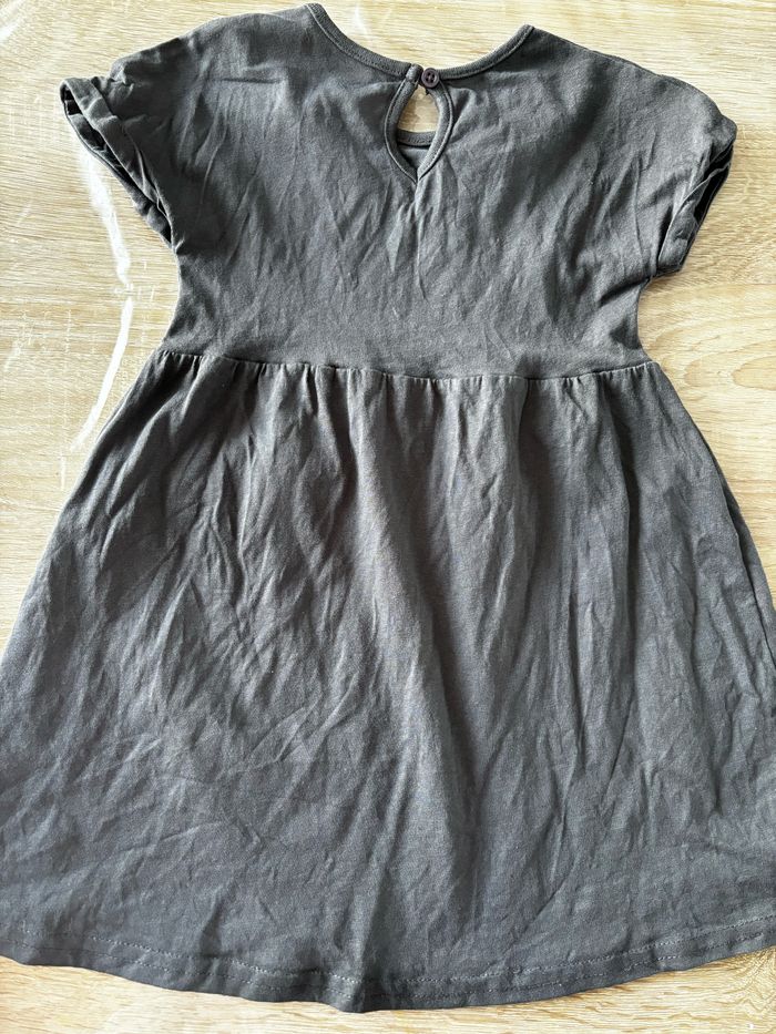 Robe grise Minnie DISNEY t.24m - photo numéro 4