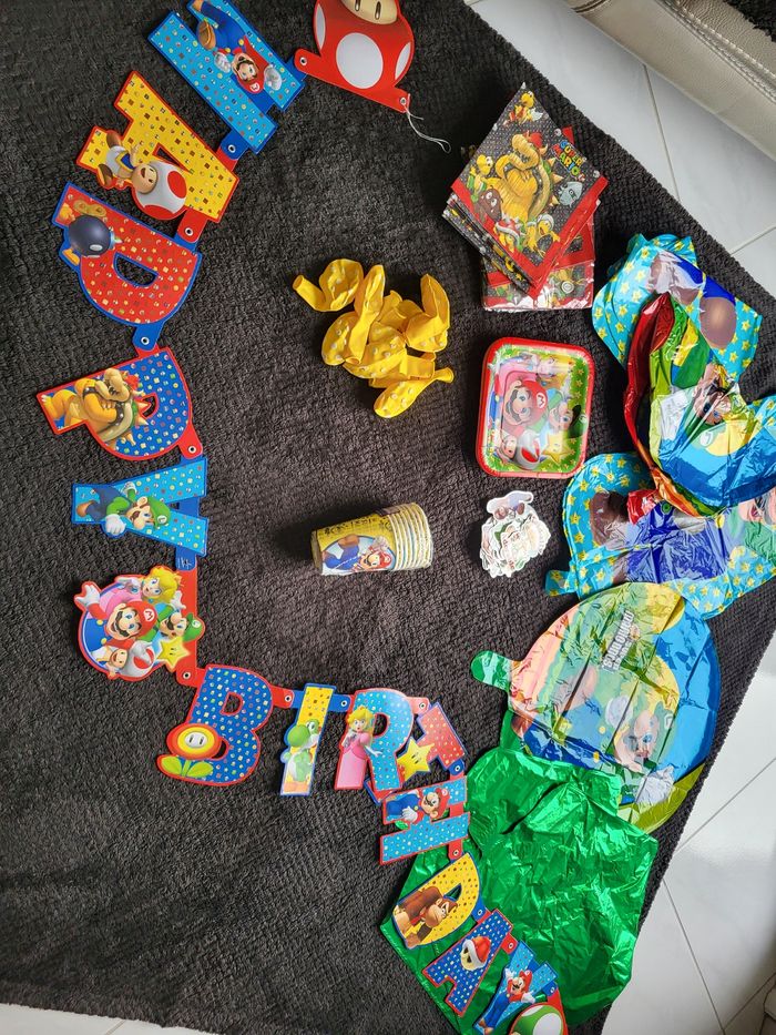 Vends lot décoration anniversaire Mario