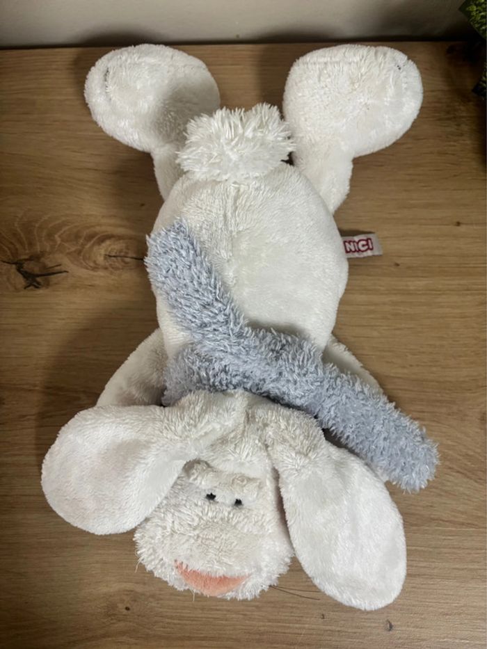 Doudou peluche lapin allongé blanc écharpe bleu nici - photo numéro 2