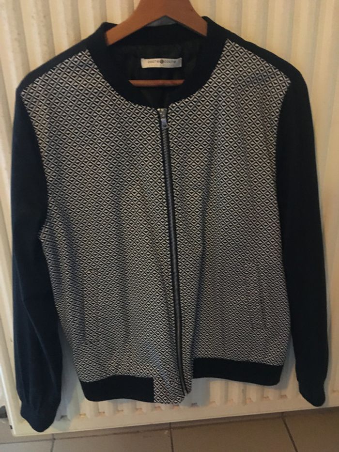 Veste cache cache taille 4 comme neuve - photo numéro 3