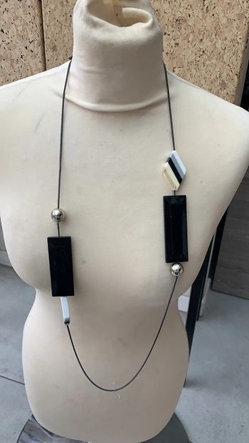 Sautoirs long pierre collier