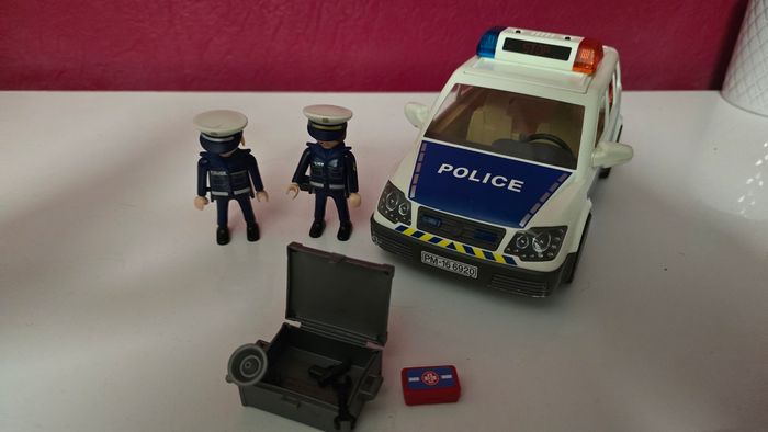 Voiture de police playmobil - photo numéro 4