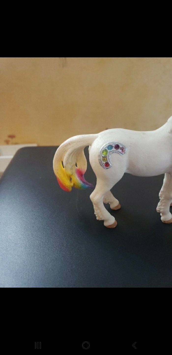 une licorne schleich paillete arc en ciel - photo numéro 3