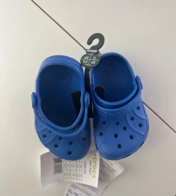 Crocs bébé taille 20 neuves avec étiquette - photo numéro 3