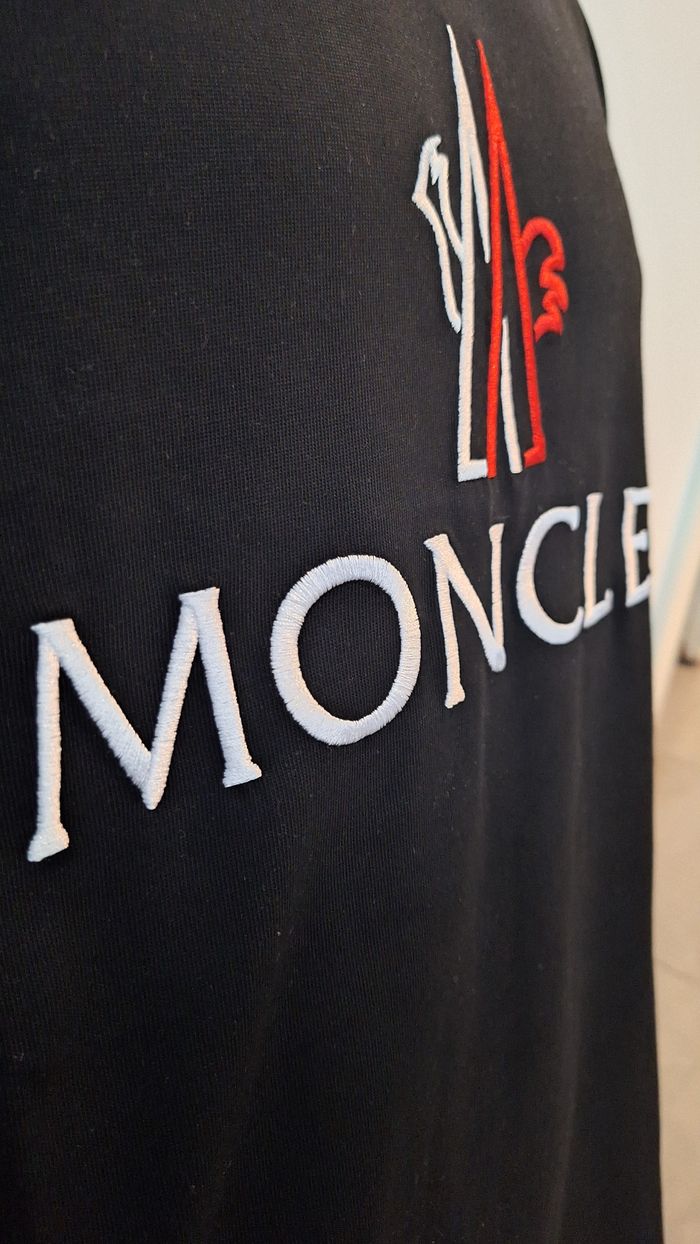 T shirt over size MONCLER taille XXL neuf - photo numéro 2