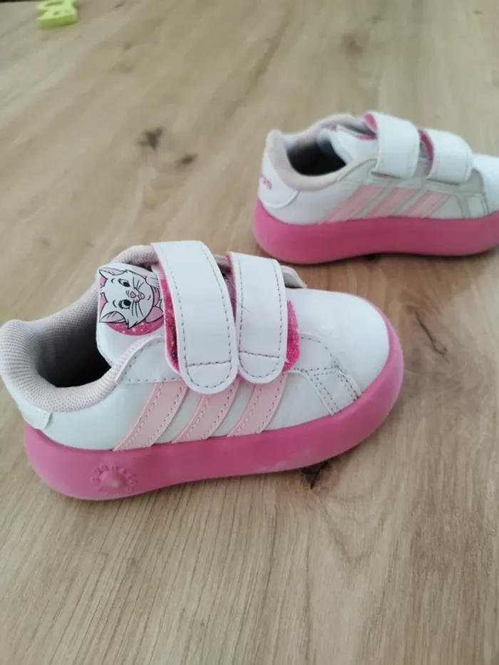 Chaussures Adidas Disney - photo numéro 4