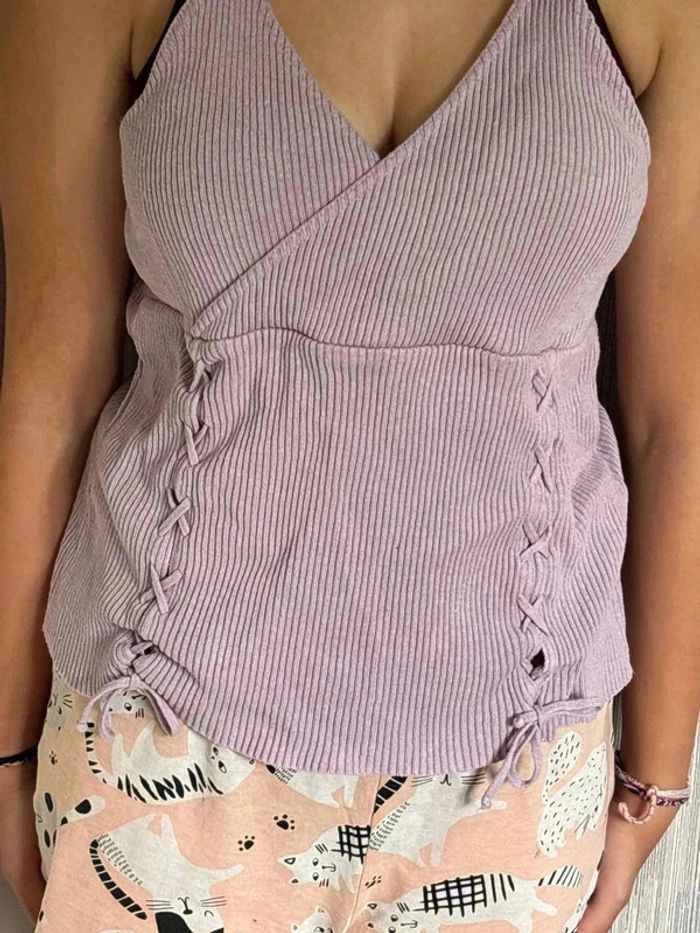 Top écrit taille 52 mais taille petit plus 44• - photo numéro 2
