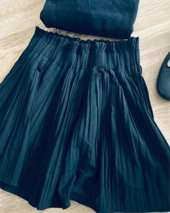 Jupe noire patineuse Zara taille M
