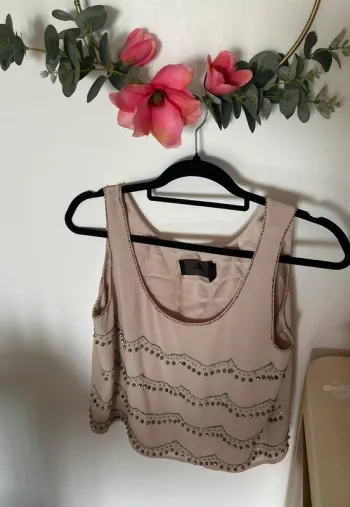 Top femme nude idéale pour aller bruncher ou soirée 😉