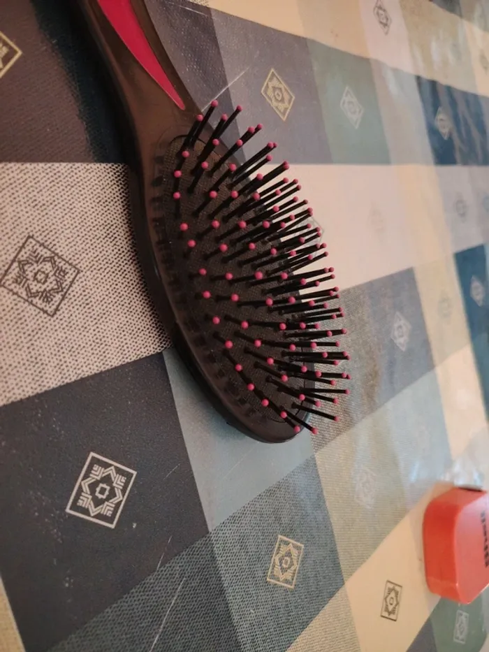 Brosse à cheveux - photo numéro 4