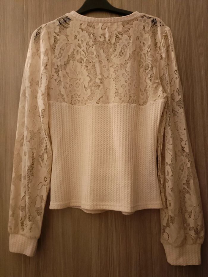 Haut blouse dentelles - photo numéro 3