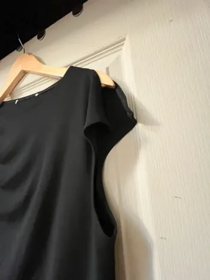 Top noir asymétrique  /très bon état - photo numéro 5