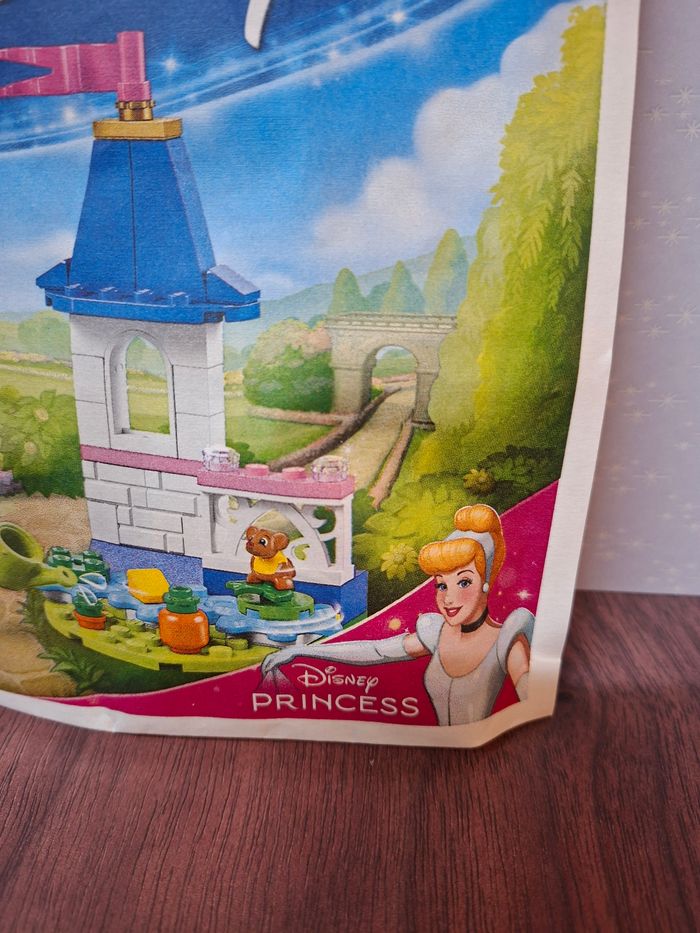 Lego Disney princesse château de cendrillon miniature avec jardin - photo numéro 4