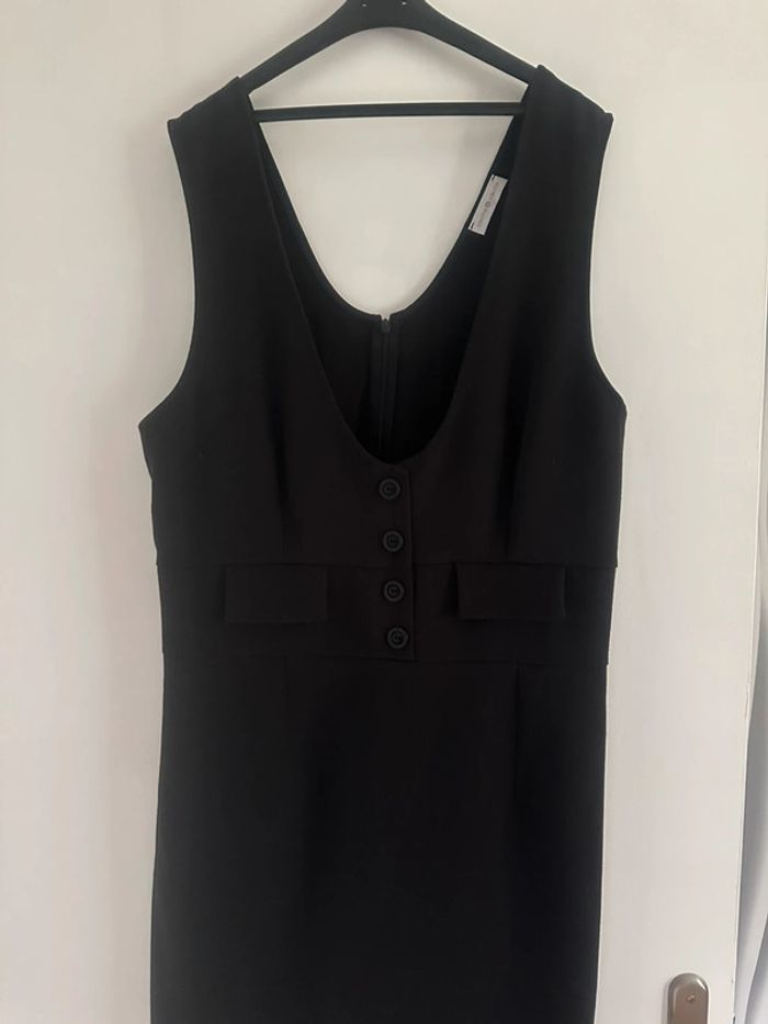 Robe noir sans manche