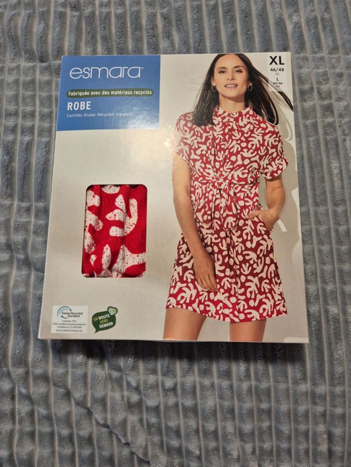 Robe manches courtes