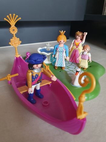 Lot Playmobil princesses, prince, gondole et fontaine
