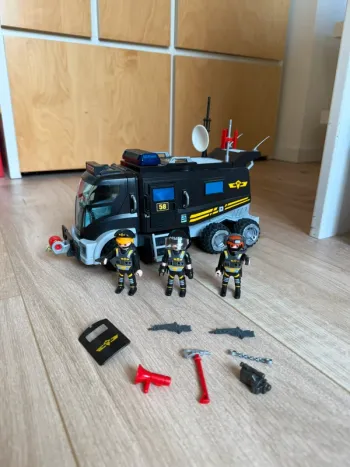 Camion de police playmobil