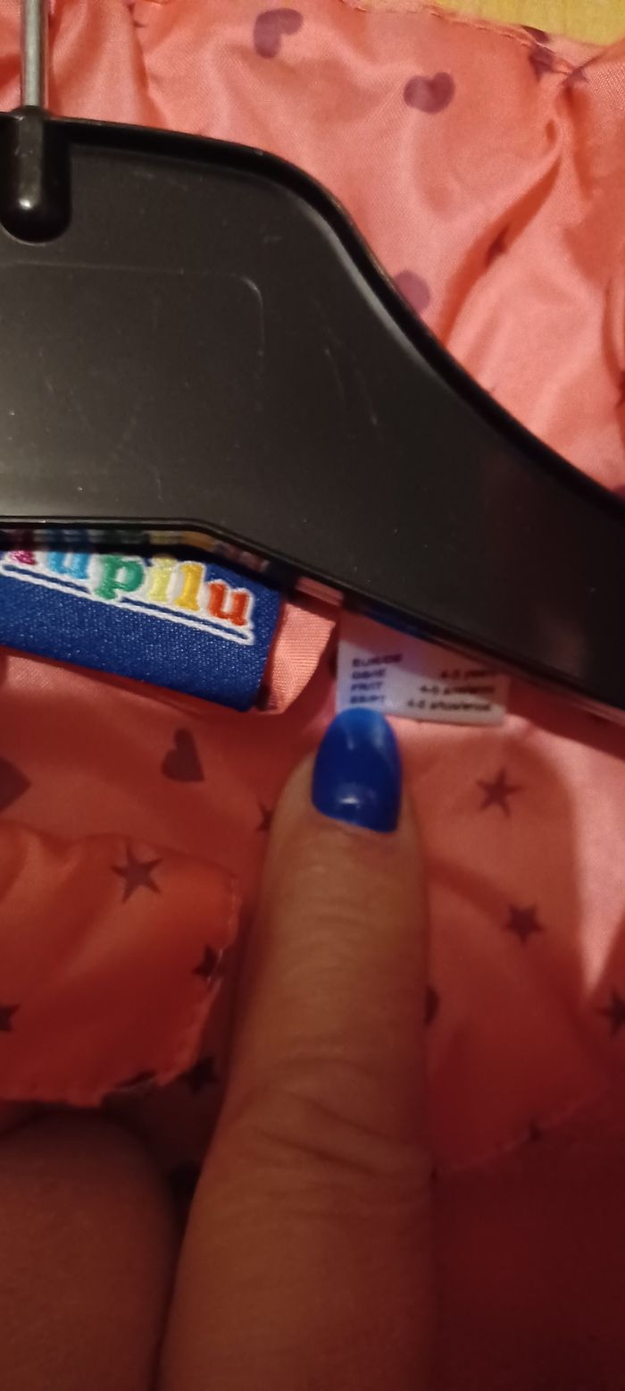 Très jolie doudoune sans manches fille T 4/5 ans - photo numéro 8