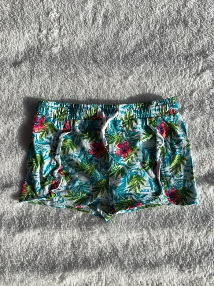 Short fleuri
