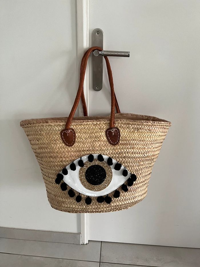 Panier œil et pompons