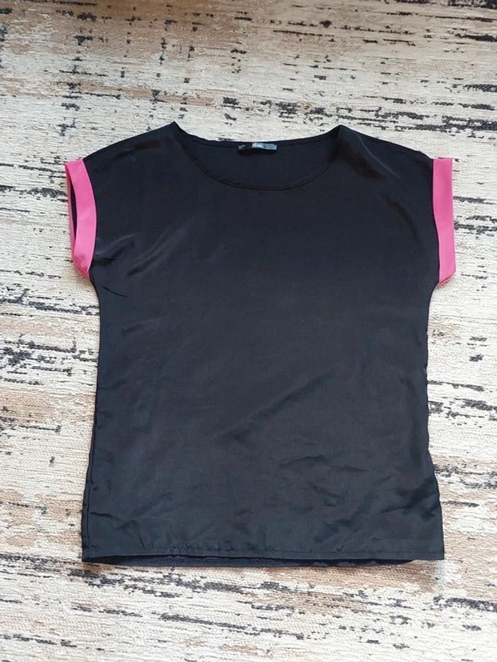Top noir et rose taille 36