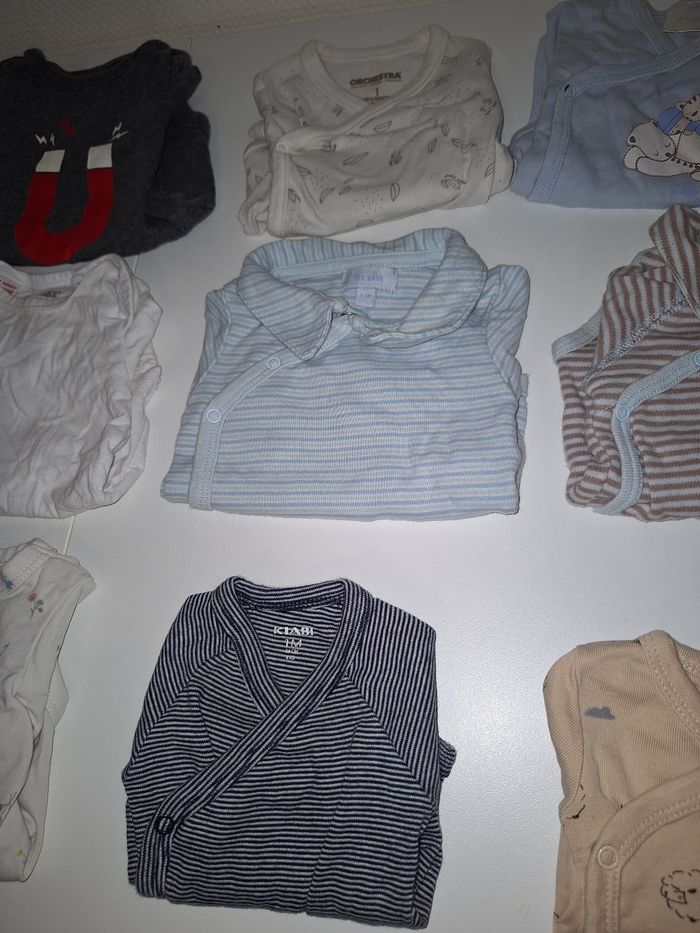 Lot bodies 0/1 mois - photo numéro 3