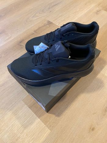 Basket Adidas Duramo neuve taille 43 1/3