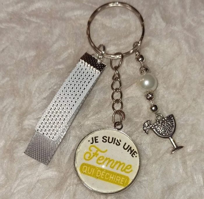 Cadeau épouse, porte clé message bijoux de sac " femme qui déchire "