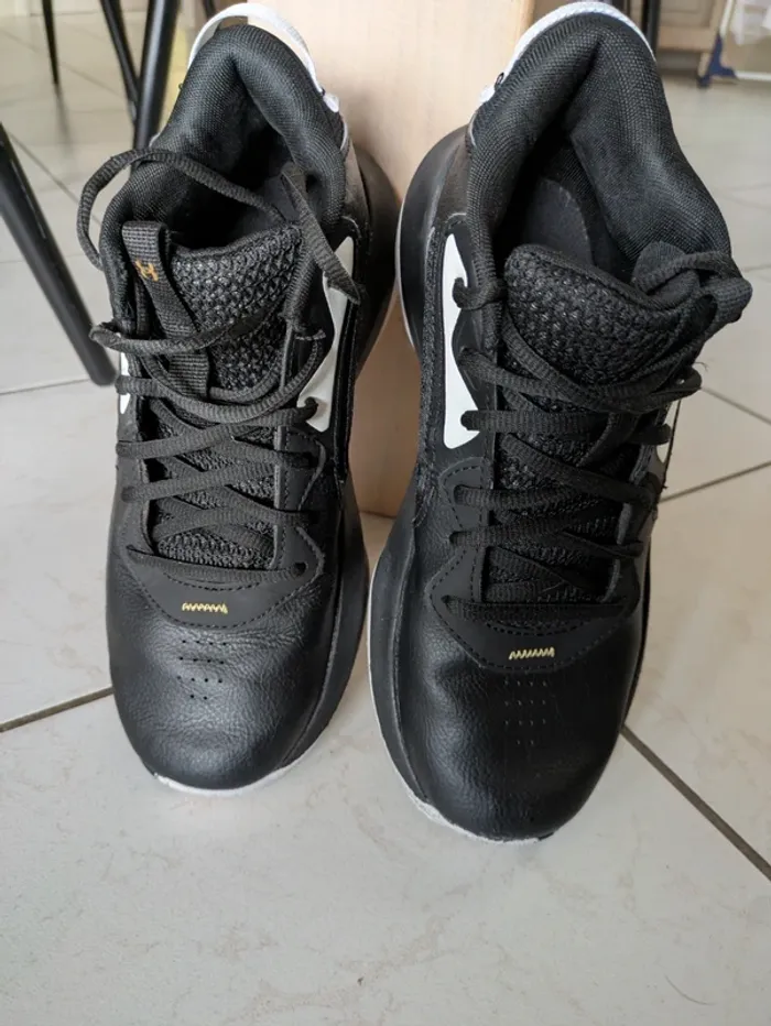 Chaussures de basket 38.5 Under Armour UA GS Lockdown 6 - photo numéro 4