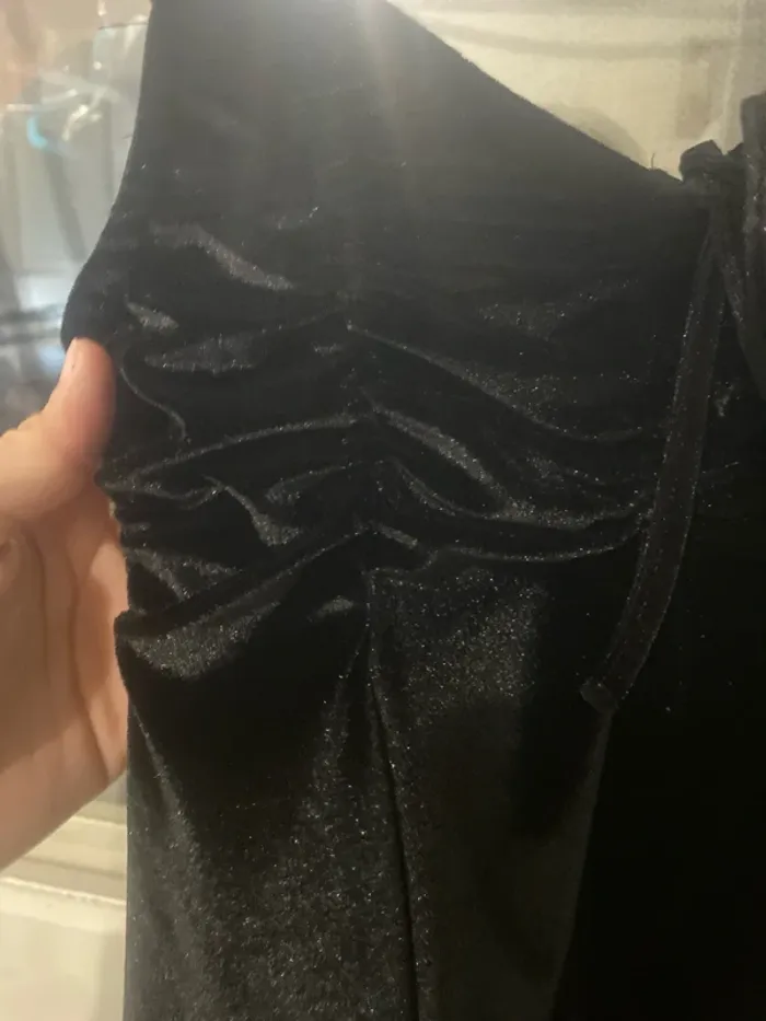 Robe en daim noire - photo numéro 3